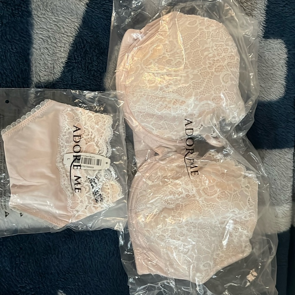 Adore me brand new bra and Pantie Bra size 36DD large matching pantie